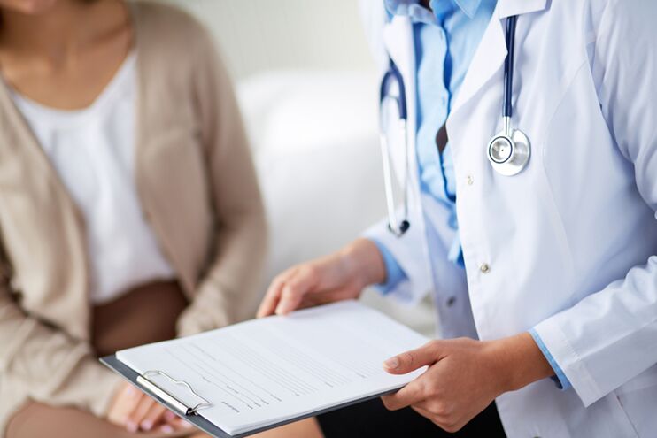 Patients with symptoms of cervical osteochondrosis consult a doctor